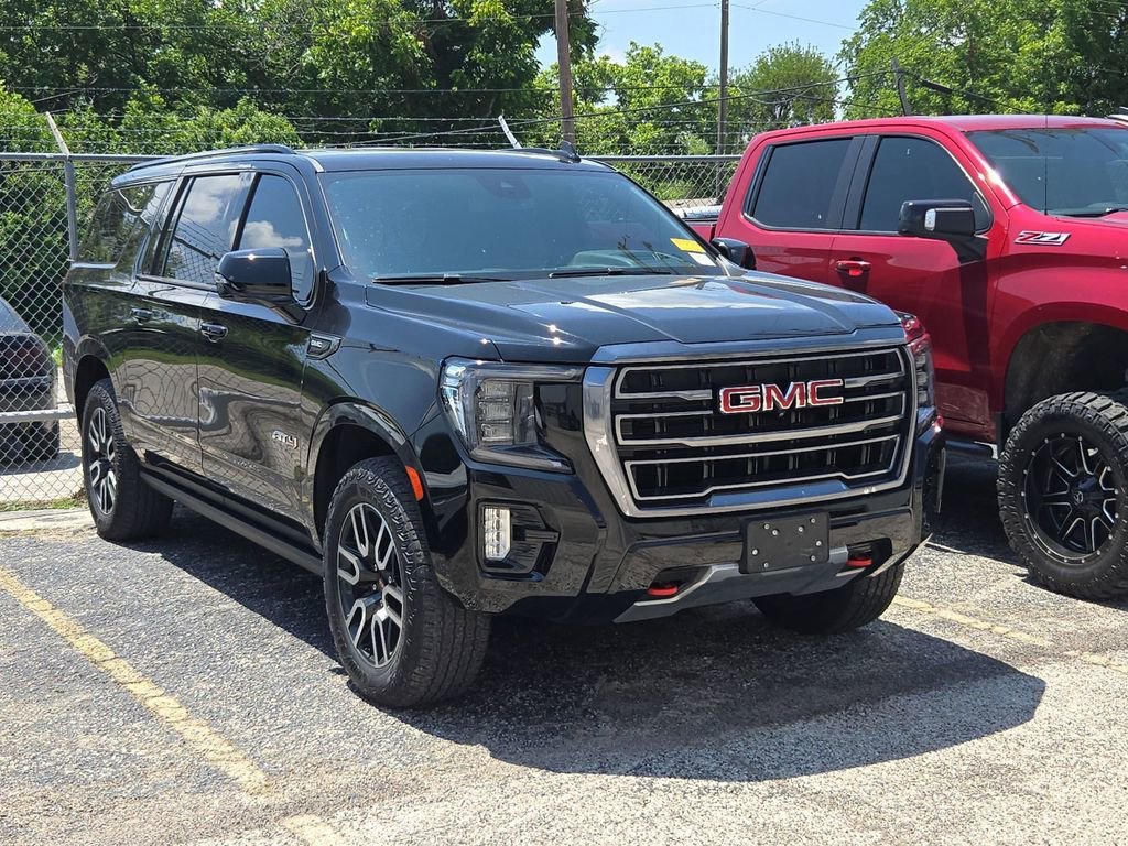 2023 GMC Yukon 4WD AT4's photo