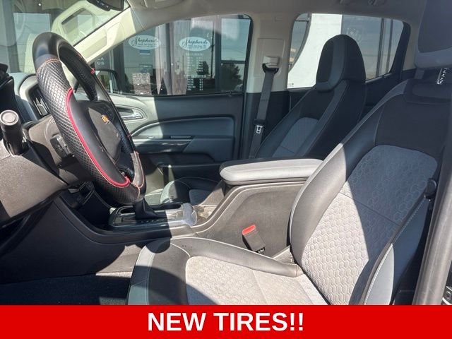 Used 2022 Black Chevrolet Z71 image 4