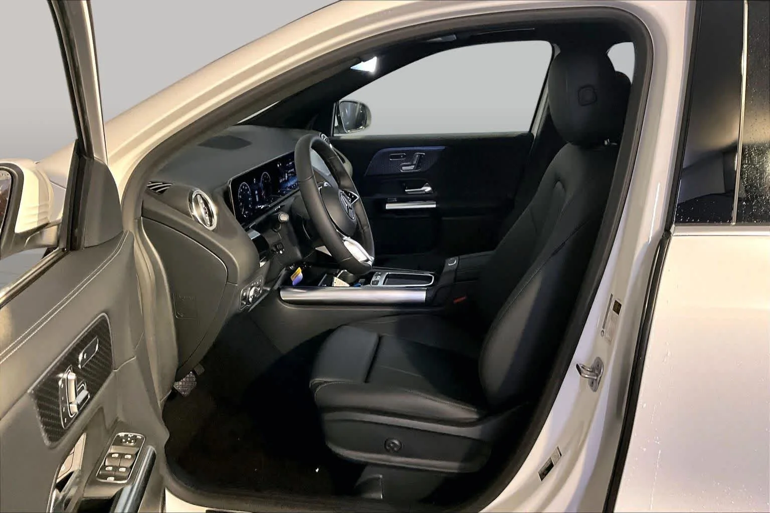 New 2026 Polar White Mercedes-Benz GLA 250 image 13