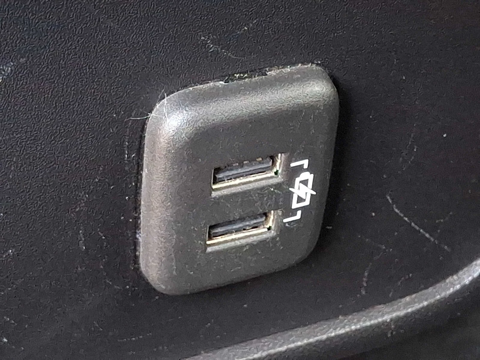 Used 2019 BLUE STEEL METALLIC GMC SLE image 11