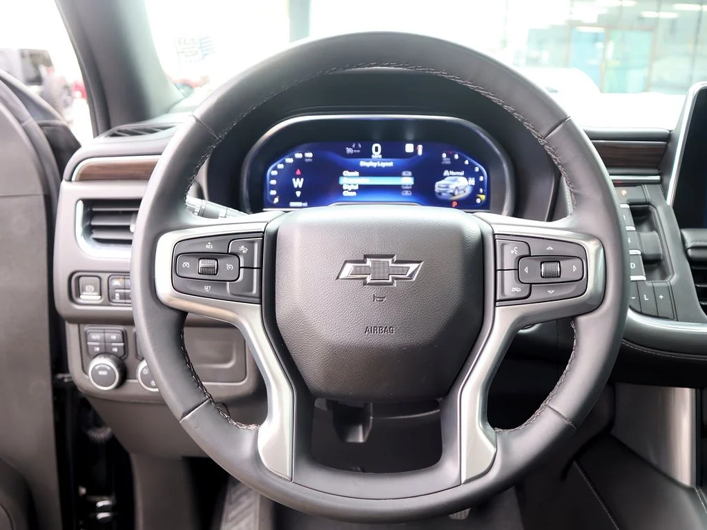 Used 2023 Black Chevrolet Z71 image 16