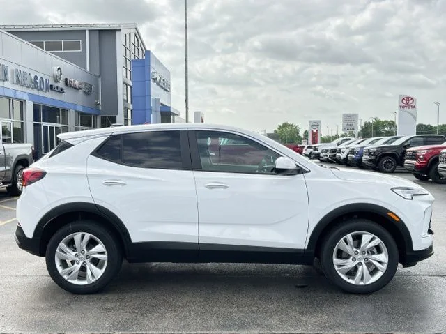 New 2026 Summit White Buick Preferred image 17