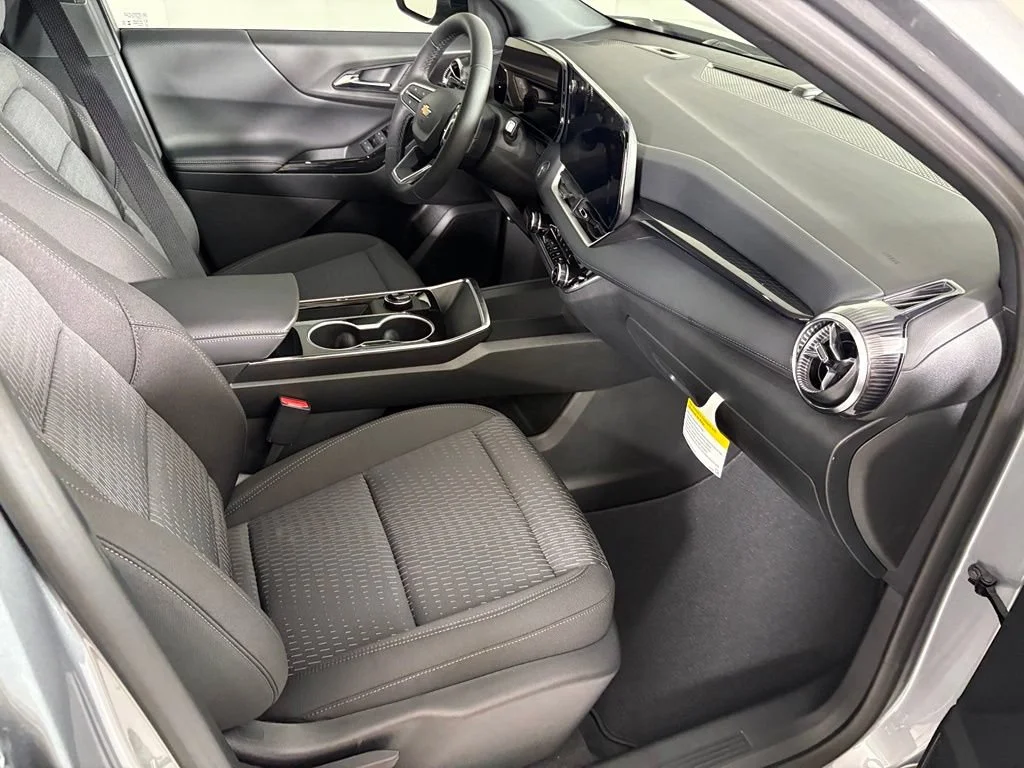 2027 Chevrolet Equinox LT - Photo 20