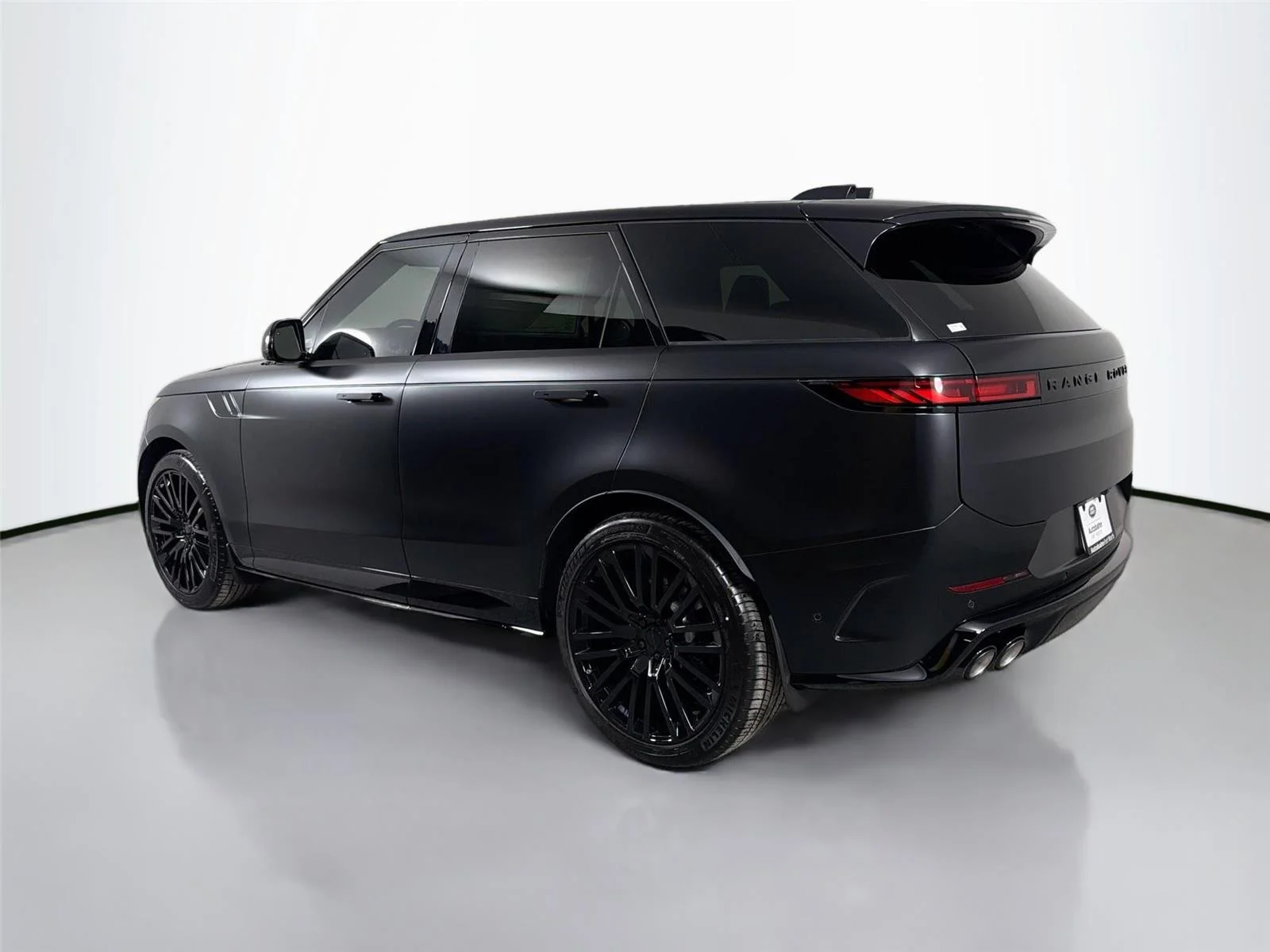 New 2026 Narvik Black #2 Land Rover SV Black V8 P635 image 7