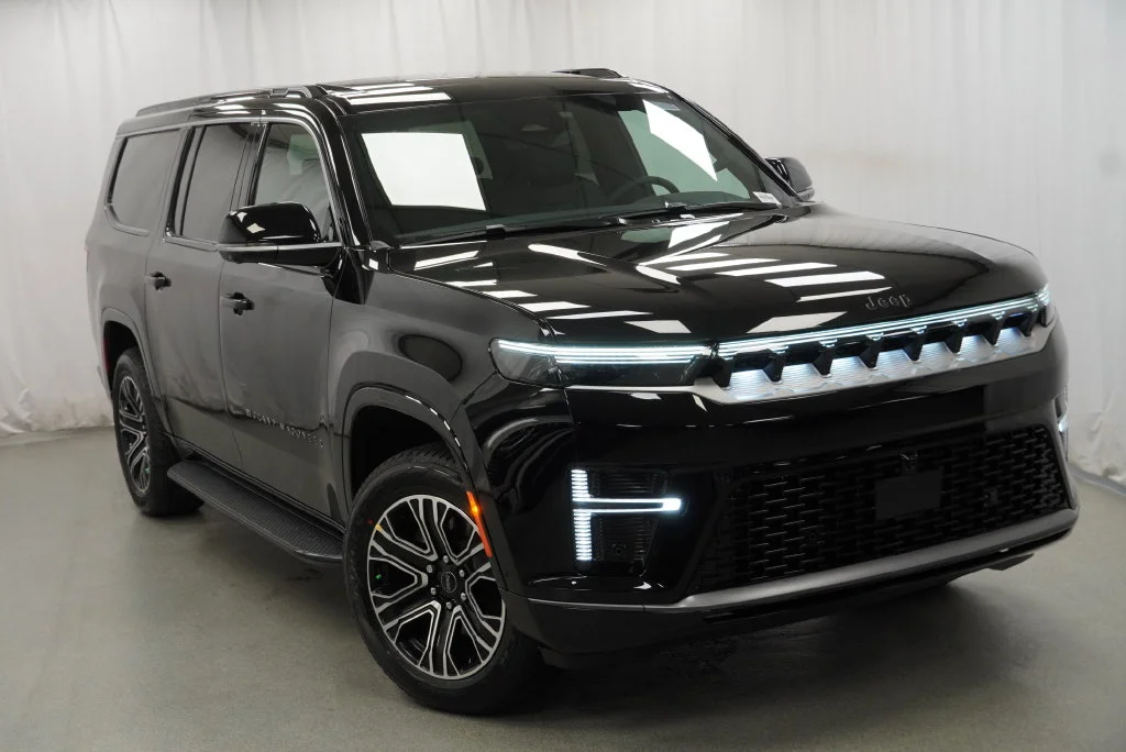 New 2027 High Gloss Black Paint Jeep  image 12
