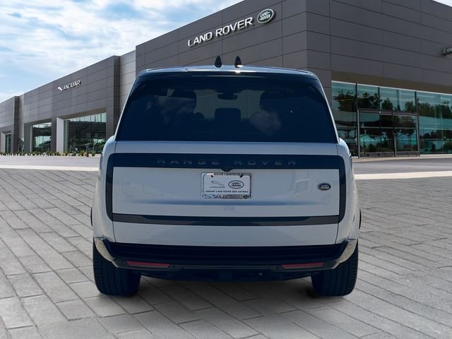 Certified Used 2023 White Land Rover SE image 4