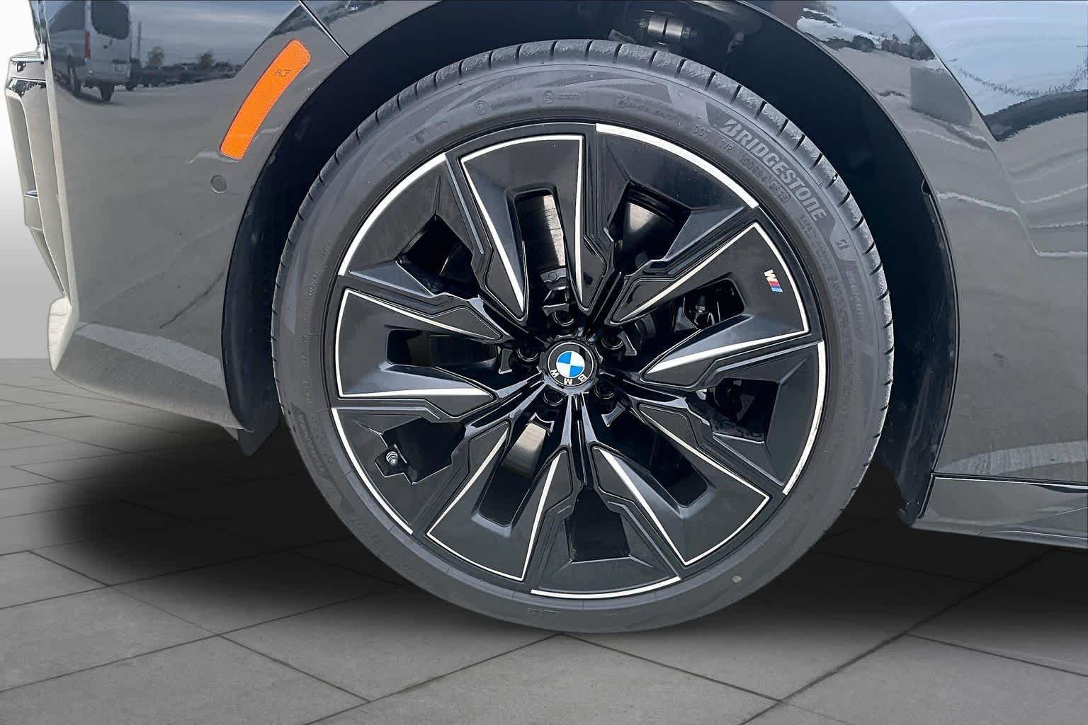Used 2026 Black Sapphire Metallic BMW 760i xDrive image 10
