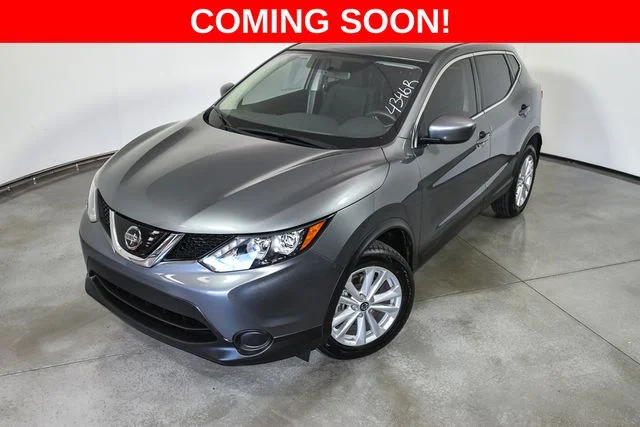 Used 2019 Gray Nissan S image 9