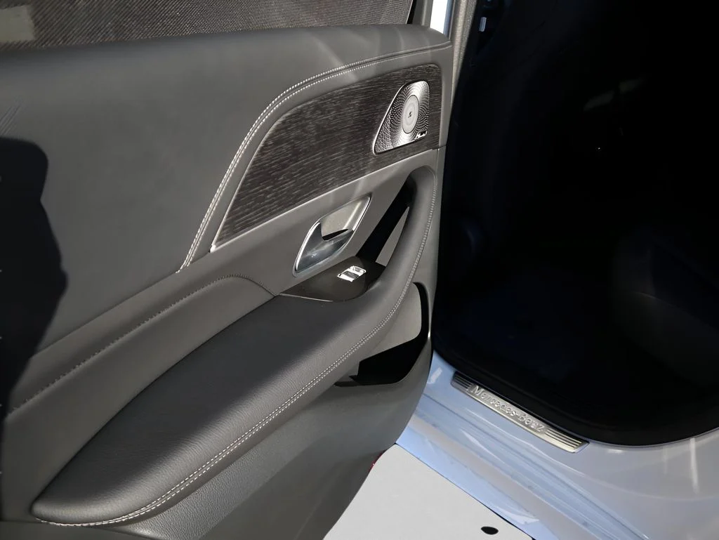 New 2026 MANUFAKTUR Moonlight White Metallic Mercedes-Benz GLE 350 image 21