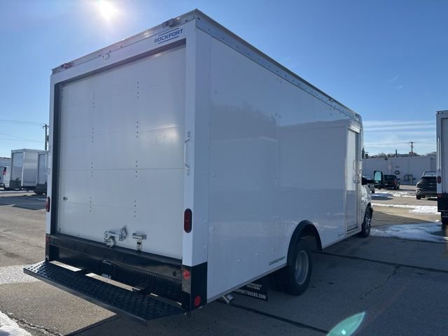 New 2025 Summit White Chevrolet 2WT image 4