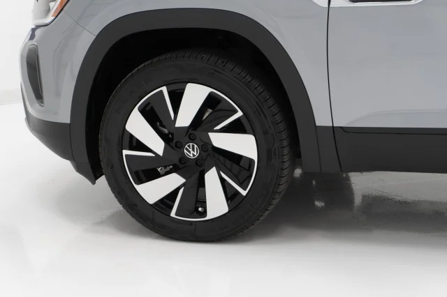 2026 Volkswagen Atlas Cross Sport SE w/Tech - Photo 11