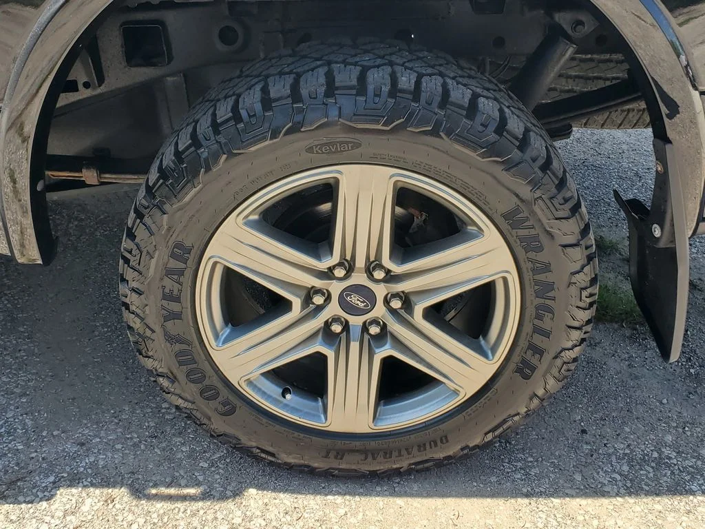 Used 2018 Black Ford  image 31