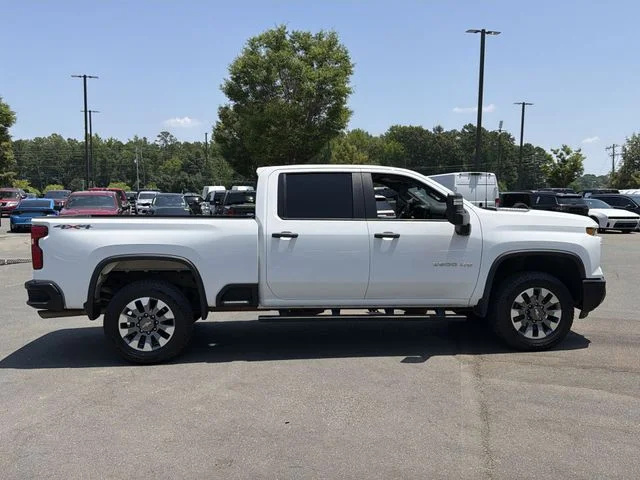 Used 2024 White Chevrolet Custom 5th Wheel image 13