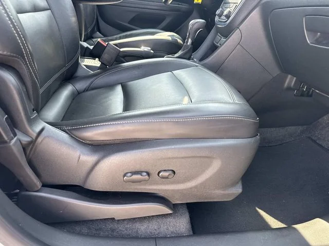 Used 2013 White Buick Leather image 22