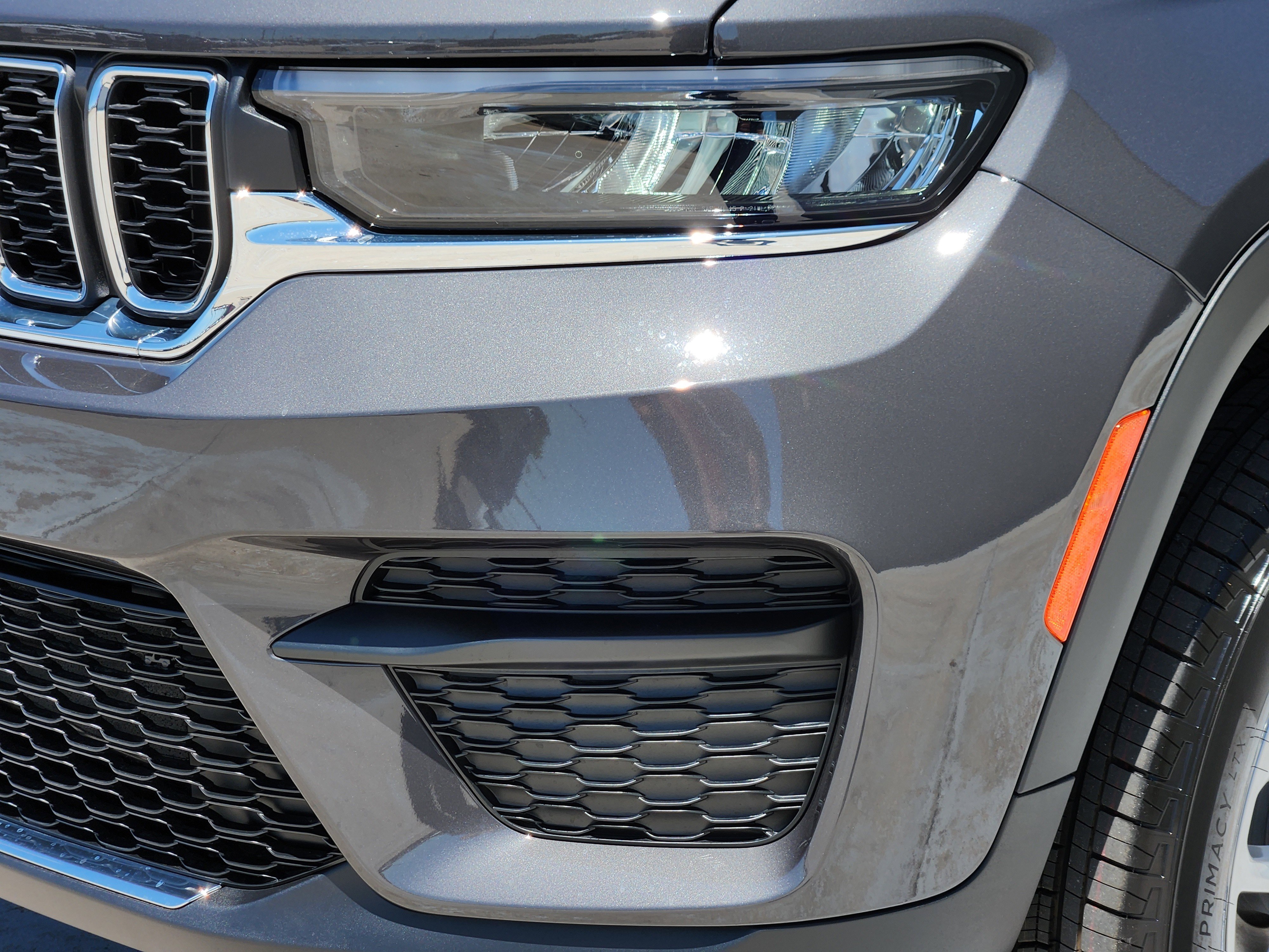 New 2026 Baltic Gray Metallic Clear-Coat Exterior Paint Jeep Laredo X image 6