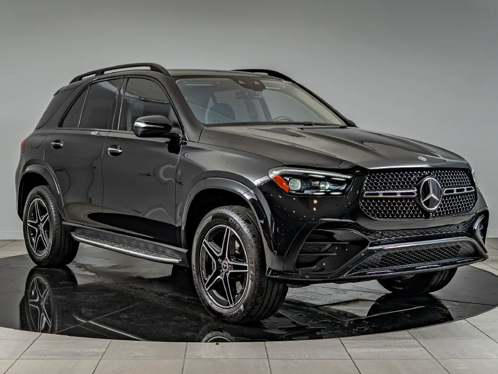 Used 2025 Obsidian Black Mercedes-Benz GLE 580 image 3