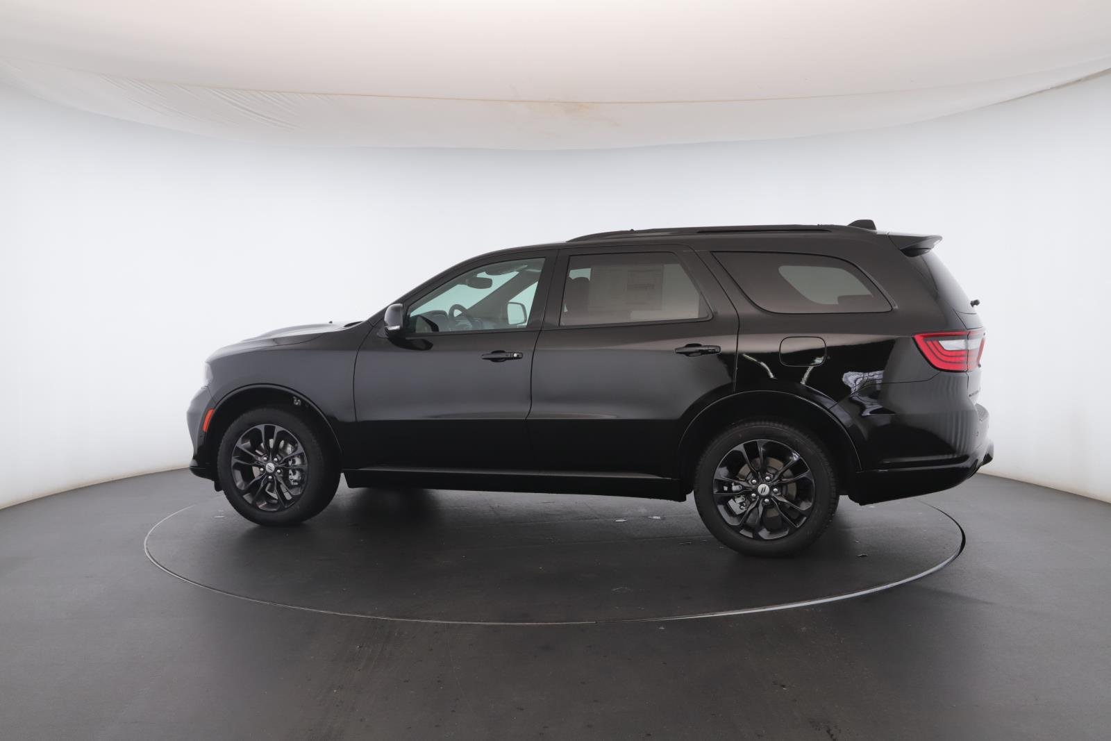 New 2026 Diamond Black Clear-Coat Exterior Paint Dodge GT Plus AWD image 21