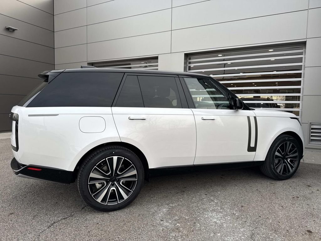 New 2026 Icy White Land Rover SE image 8