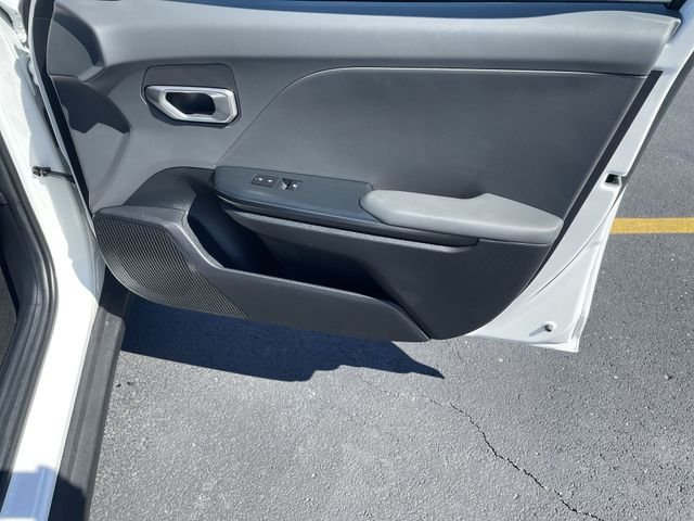 2025 Kia K4 LXS - Photo 39