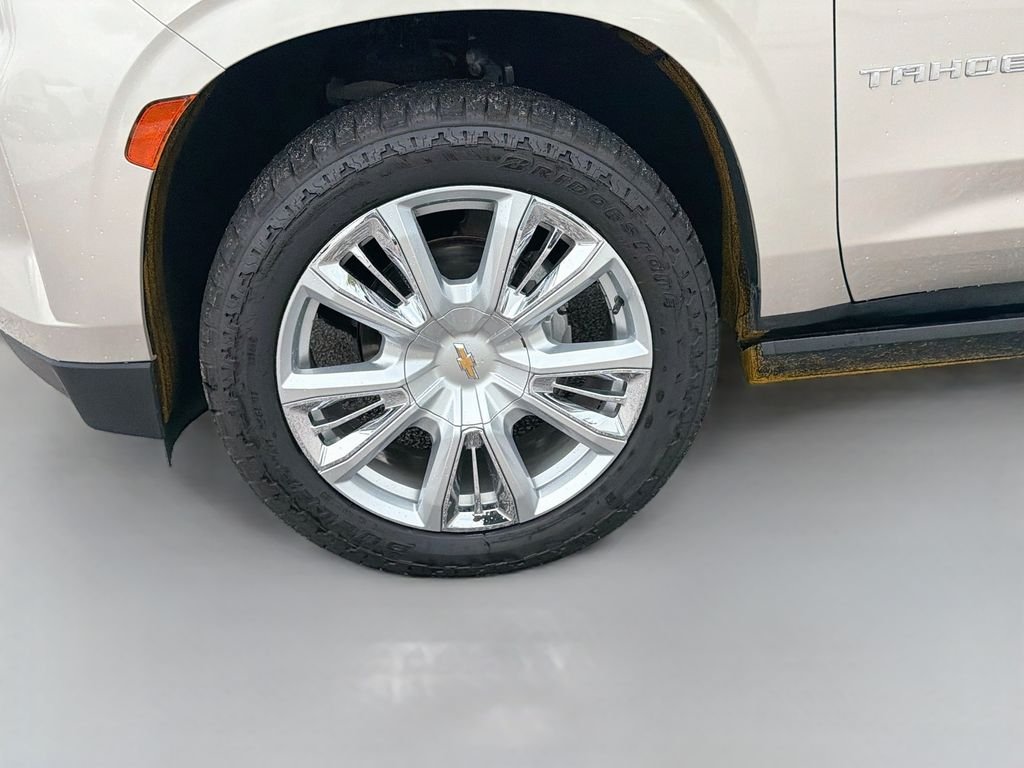Used 2021 Beige Metallic Chevrolet High Country image 34