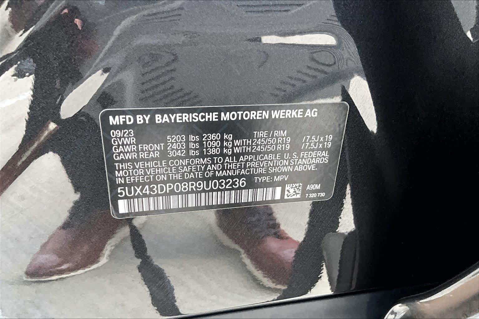 Used 2024 Dark Graphite Metallic BMW sDrive30i image 33