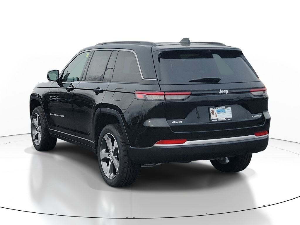 New 2026 Diamond Black Crystal Pearlcoat Jeep Limited image 3
