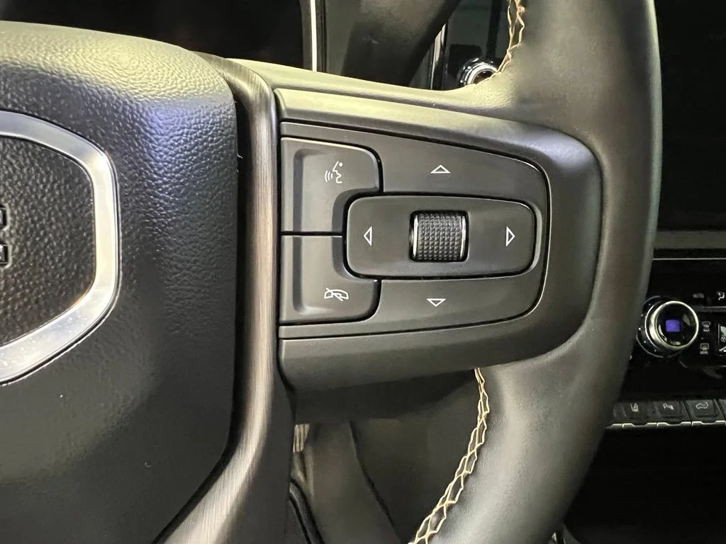 Used 2025 Onyx Black GMC AT4 image 21