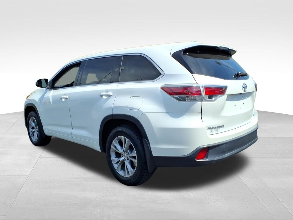 Used 2015 Blizzard Pearl Toyota LE V6 image 24