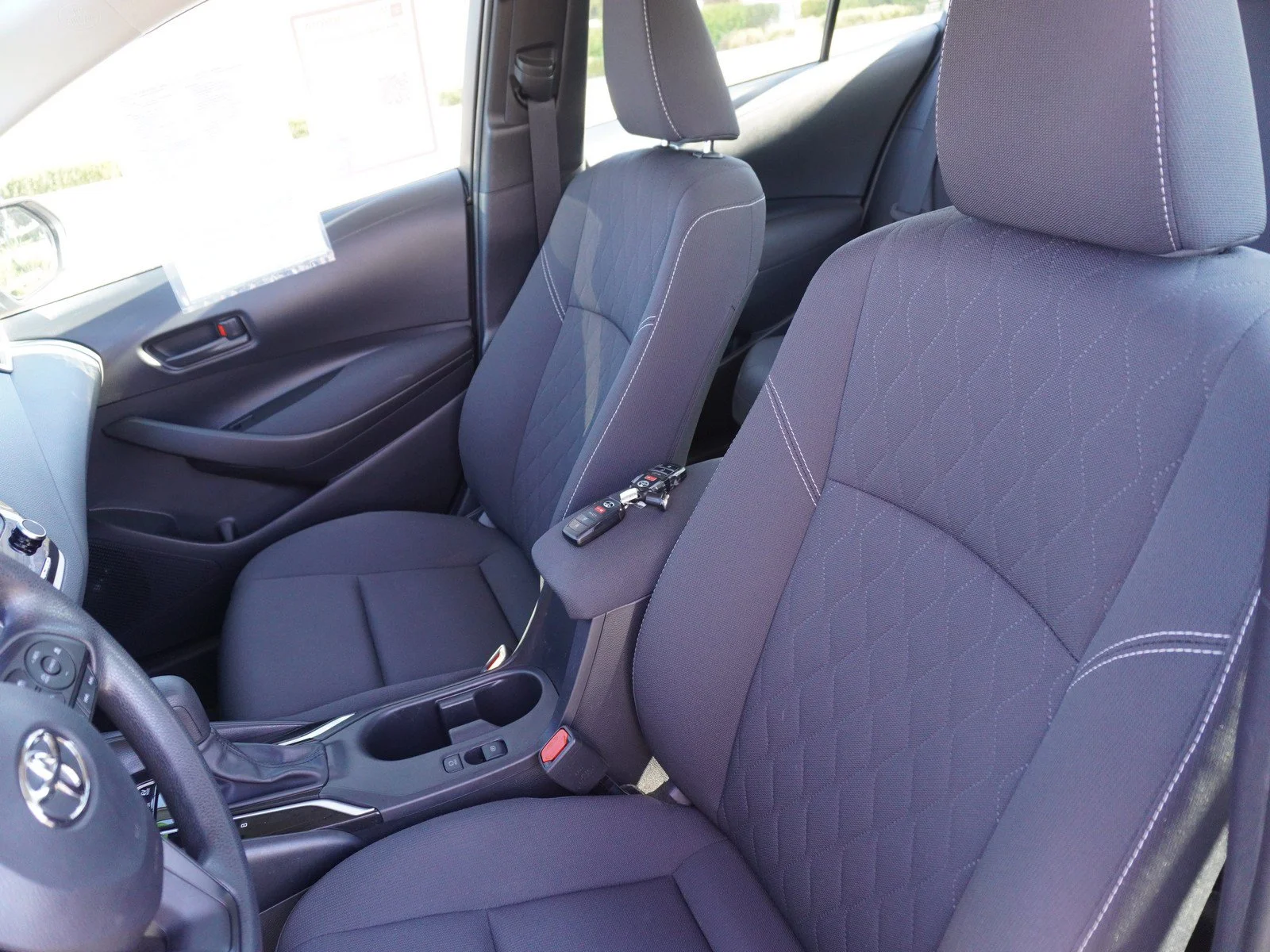 Used 2024 Classic Silver Toyota Hybrid XLE image 20