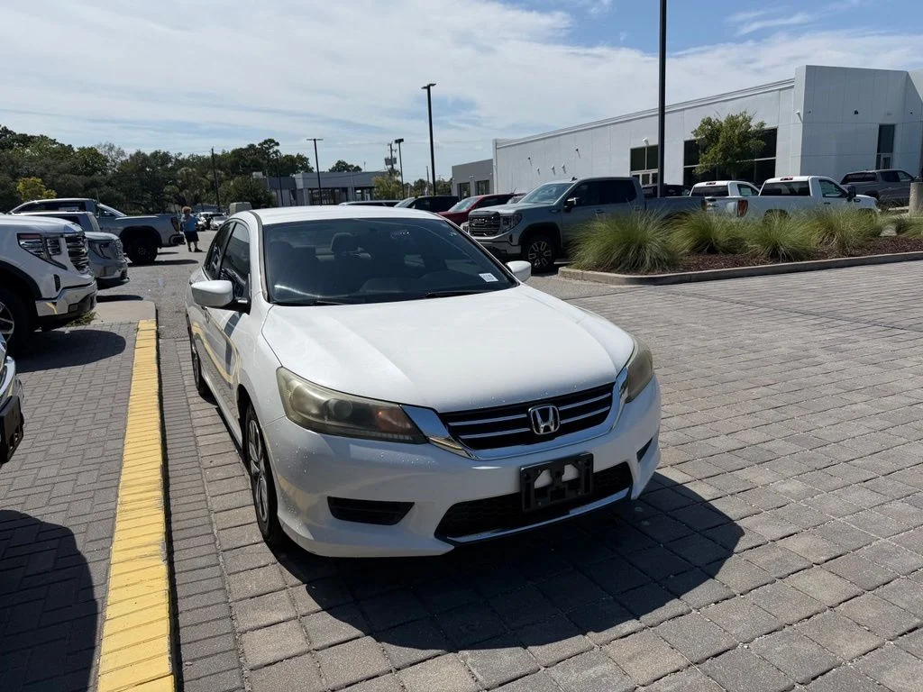 Used 2014  Honda LX image 5