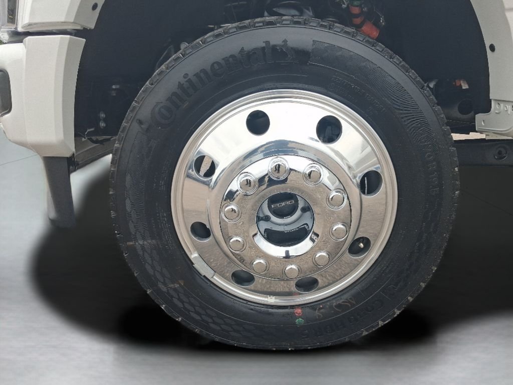 New 2026 White Ford Platinum image 38
