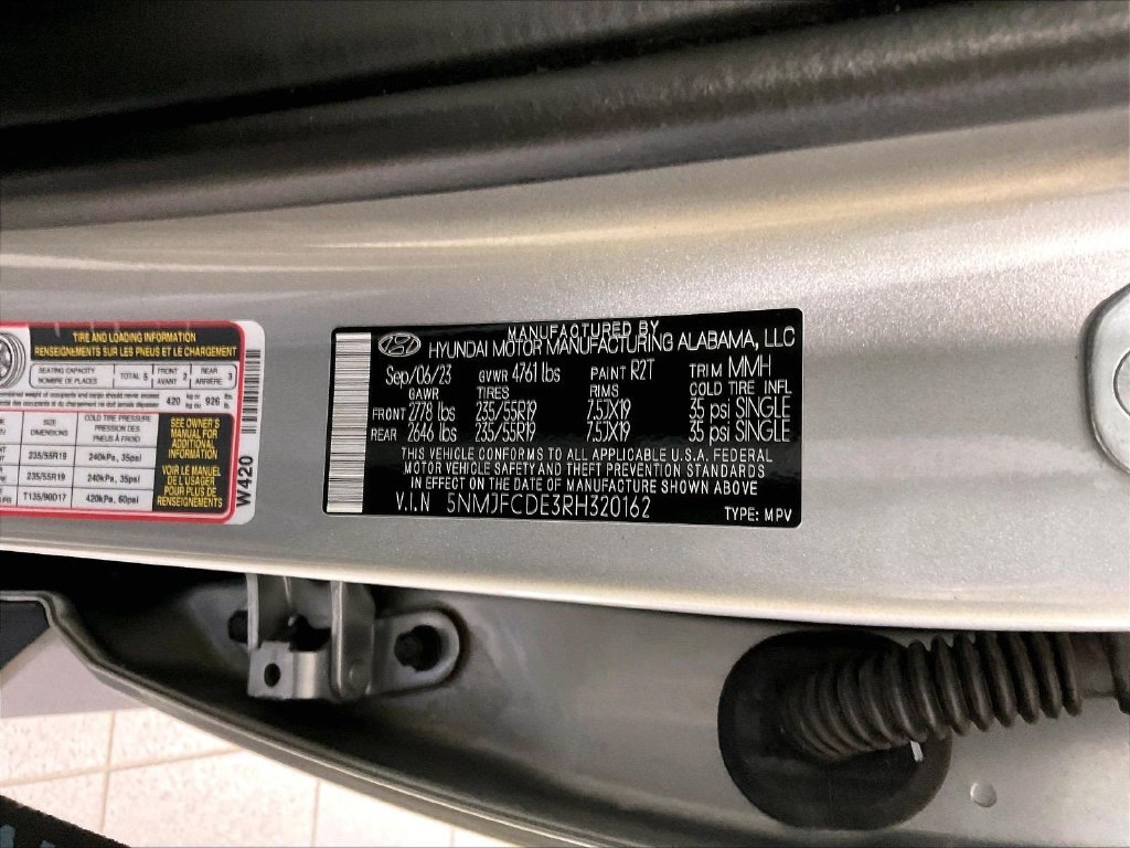 Used 2024 Silver Hyundai SEL image 35