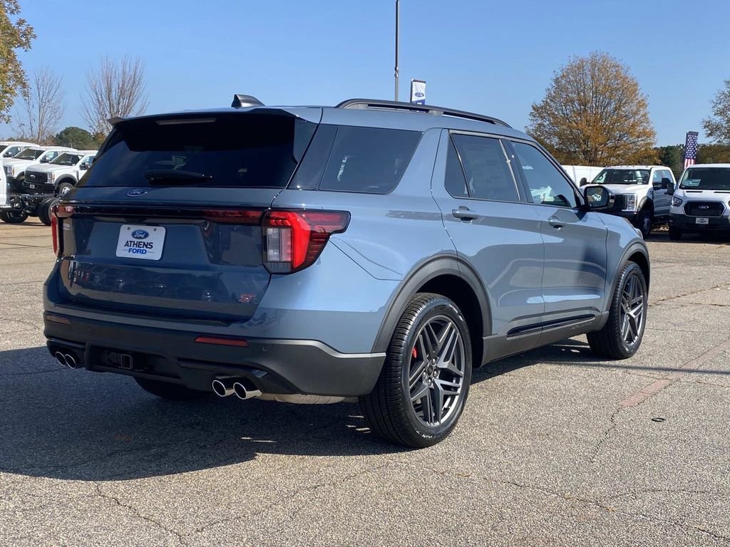 2026 Ford Explorer ST - Photo 3