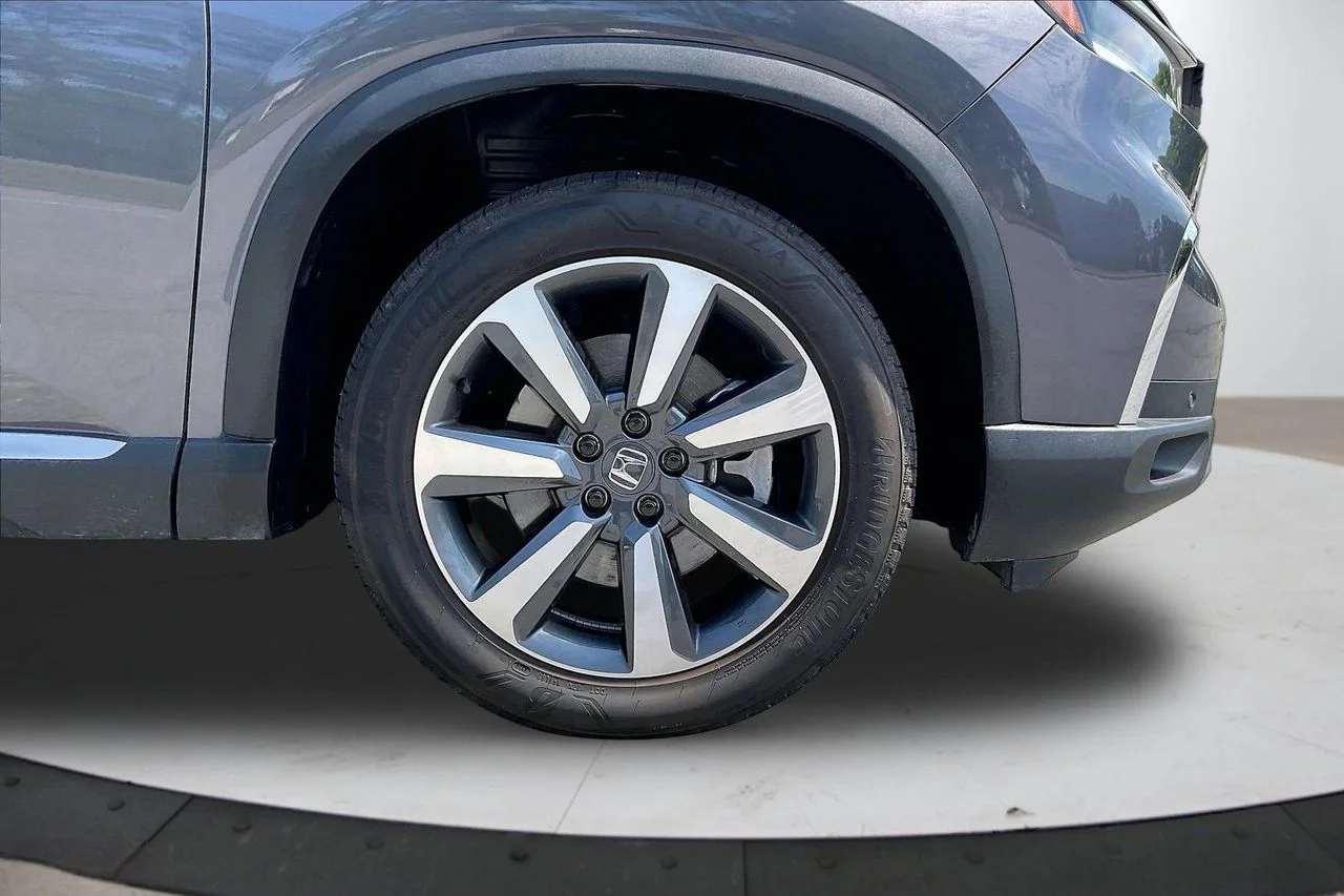 Certified Used 2025  Honda Elite image 37