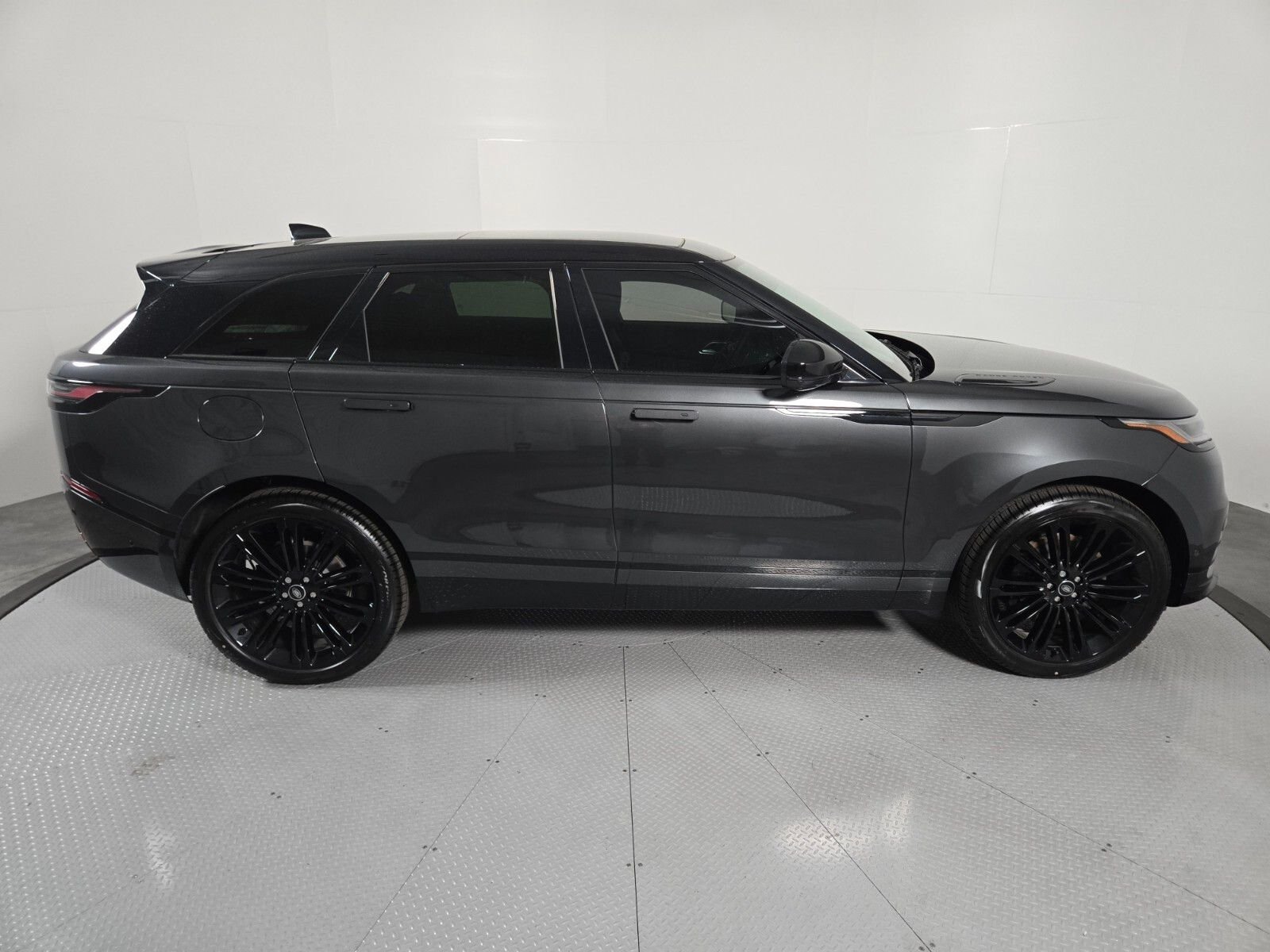 2026 Land Rover Range Rover Velar Dynamic SE - Photo 6