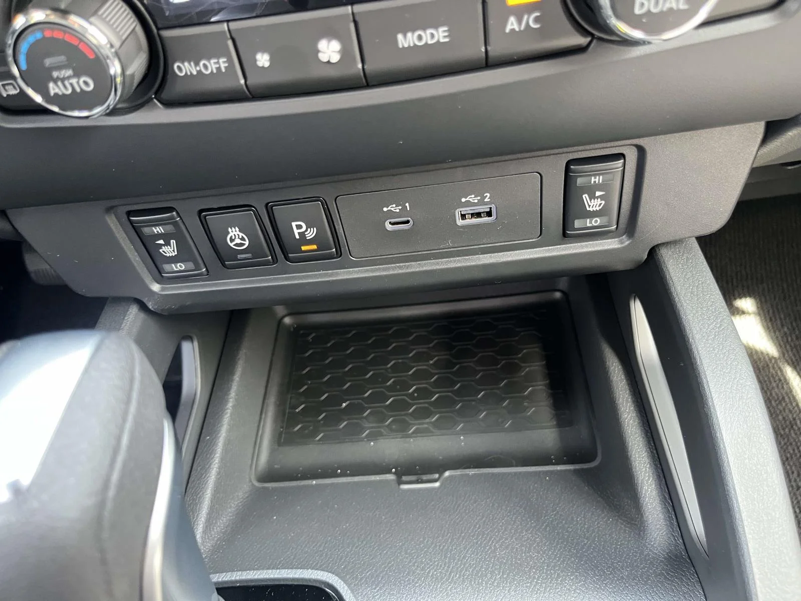 New 2026 Boulder Gray Pearl Nissan Crew Cab SV image 20