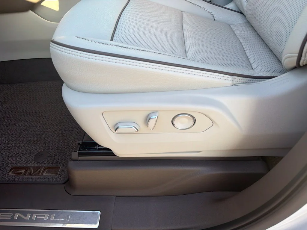 New 2026 Glacier White Tricoat GMC Denali image 29