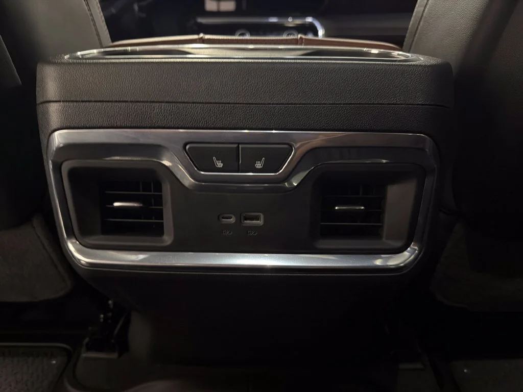 Used 2026 Glacier White Tricoat GMC Denali Ultimate image 16