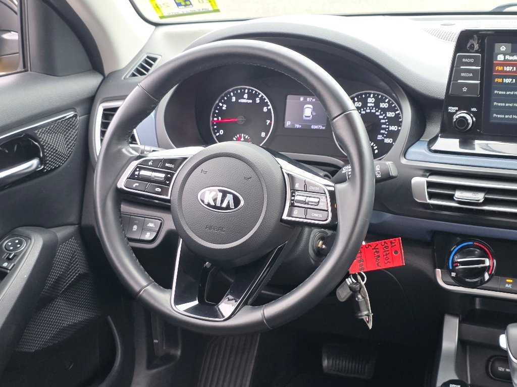 Used 2021 Starbright Yellow/Black Roof Kia S image 26