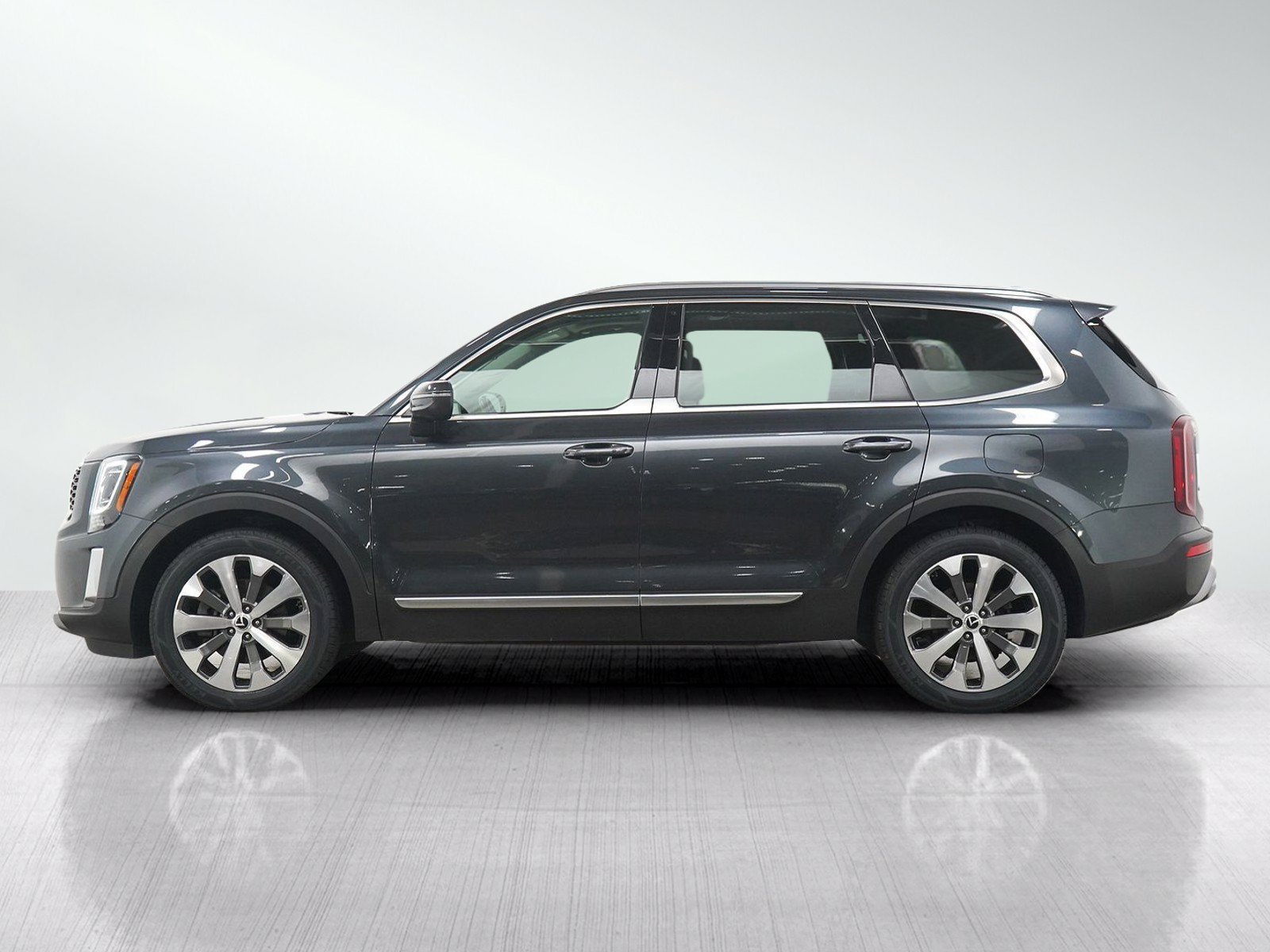 Used 2021 Kia Telluride S with VIN 5XYP6DHC7MG156006 for sale in White Bear Lake, Minnesota