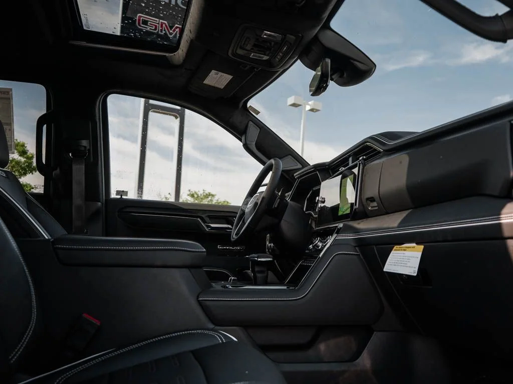 2026 GMC Sierra 1500 AT4X - Photo 9