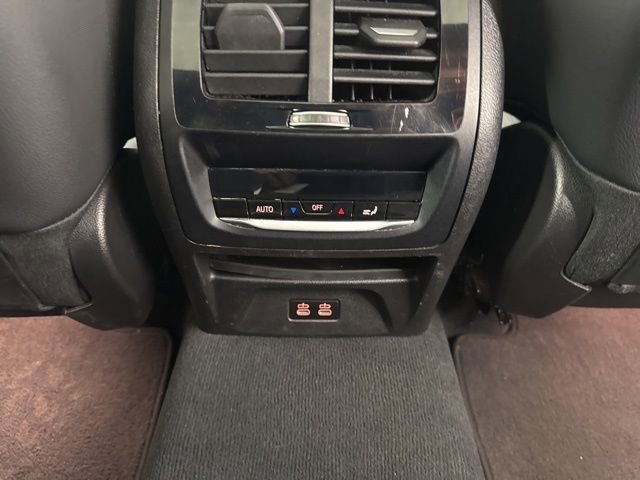 Used 2022  BMW xDrive30i image 21
