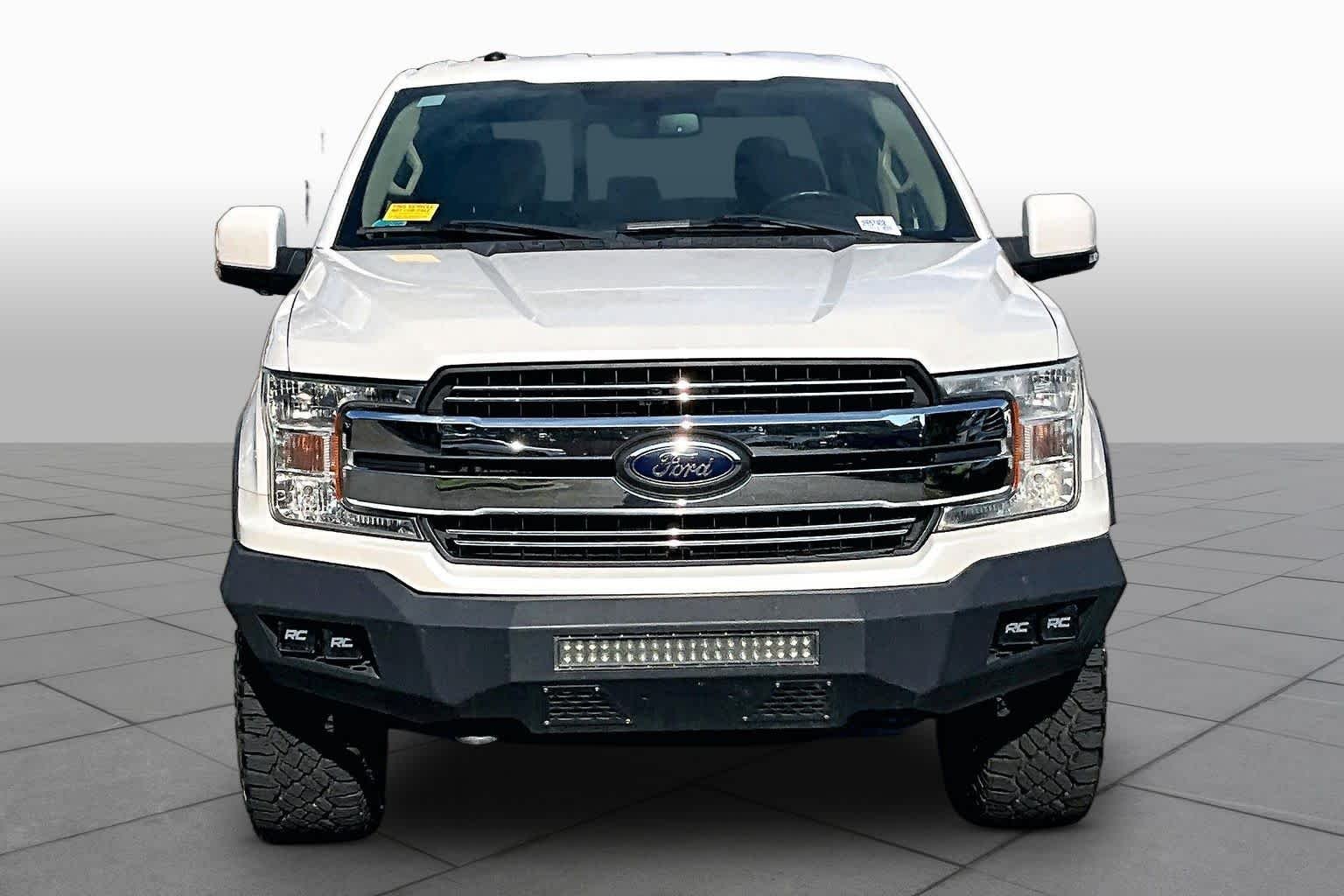Used 2018 White Platinum Metallic Tri-Coat/Stone Gray Ford LARIAT image 4