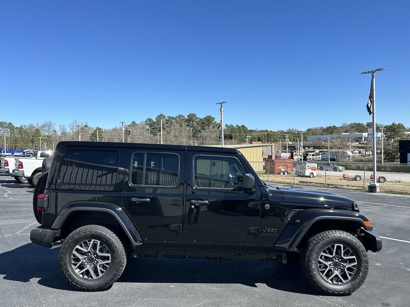 2025 Jeep Wrangler 4-Door Sahara - Photo 9