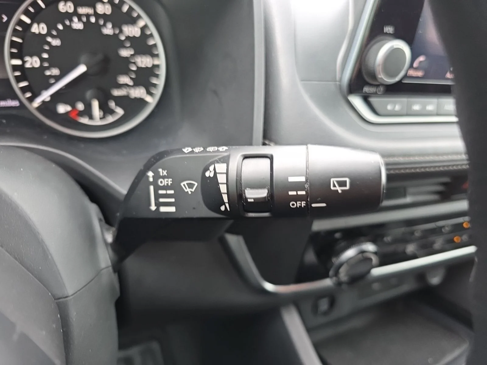 Used 2025 White Nissan S image 39