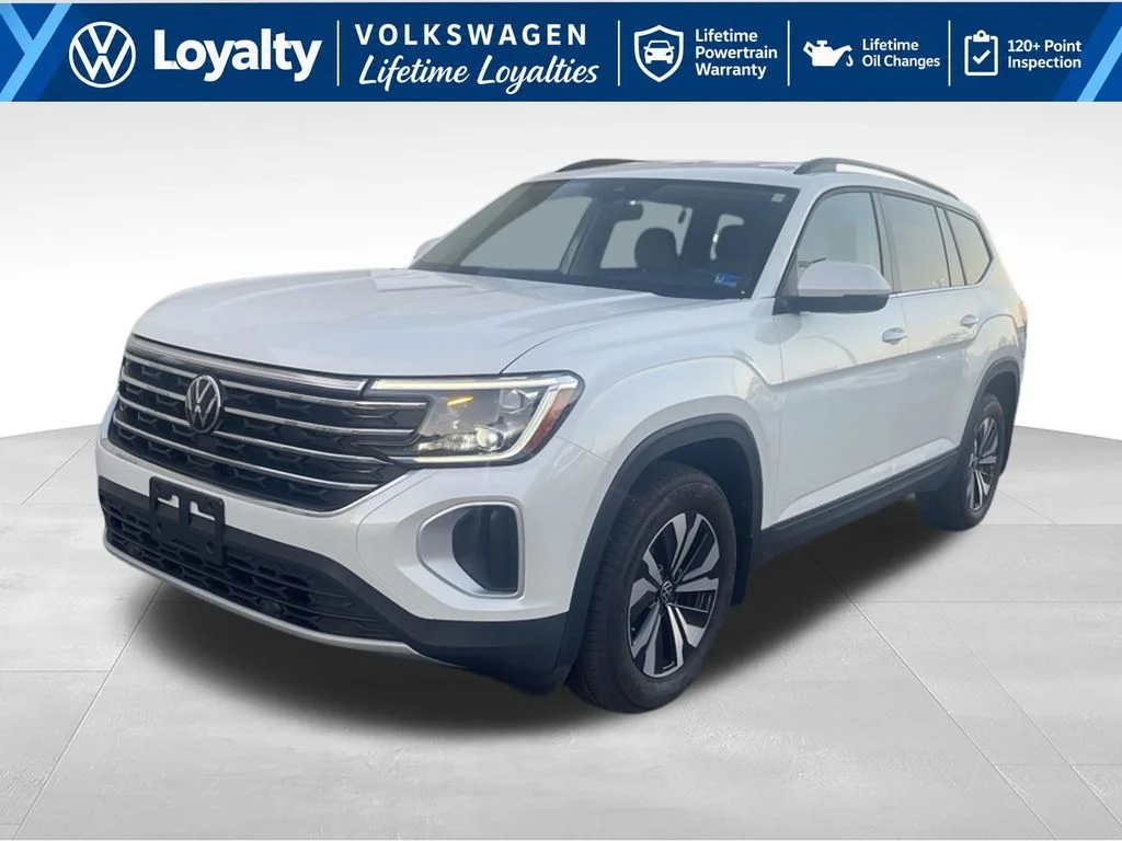 Used 2026 White/off-white Volkswagen SE image 1