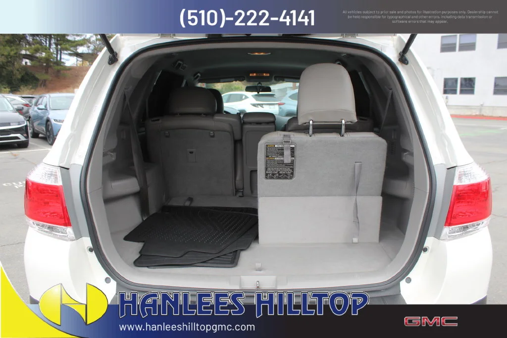 Used 2012 White Toyota Base image 10