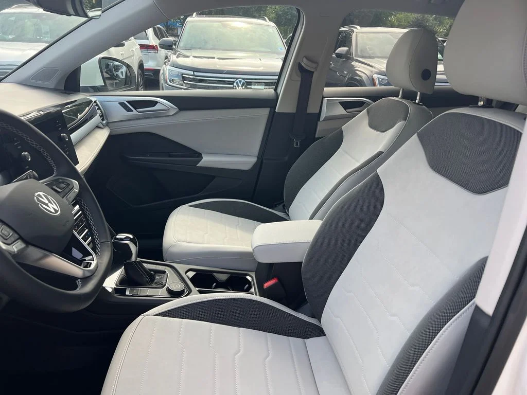 New 2026 White Volkswagen 1.5T SE image 5