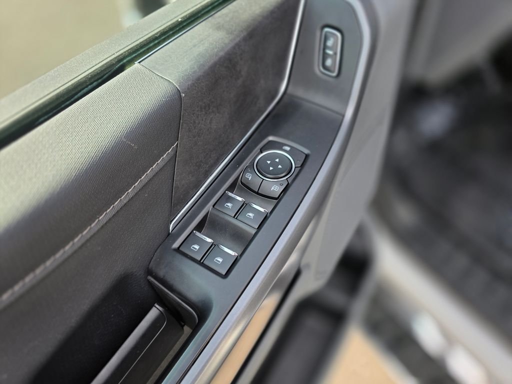 2025 Ford F-150 XLT - Photo 19