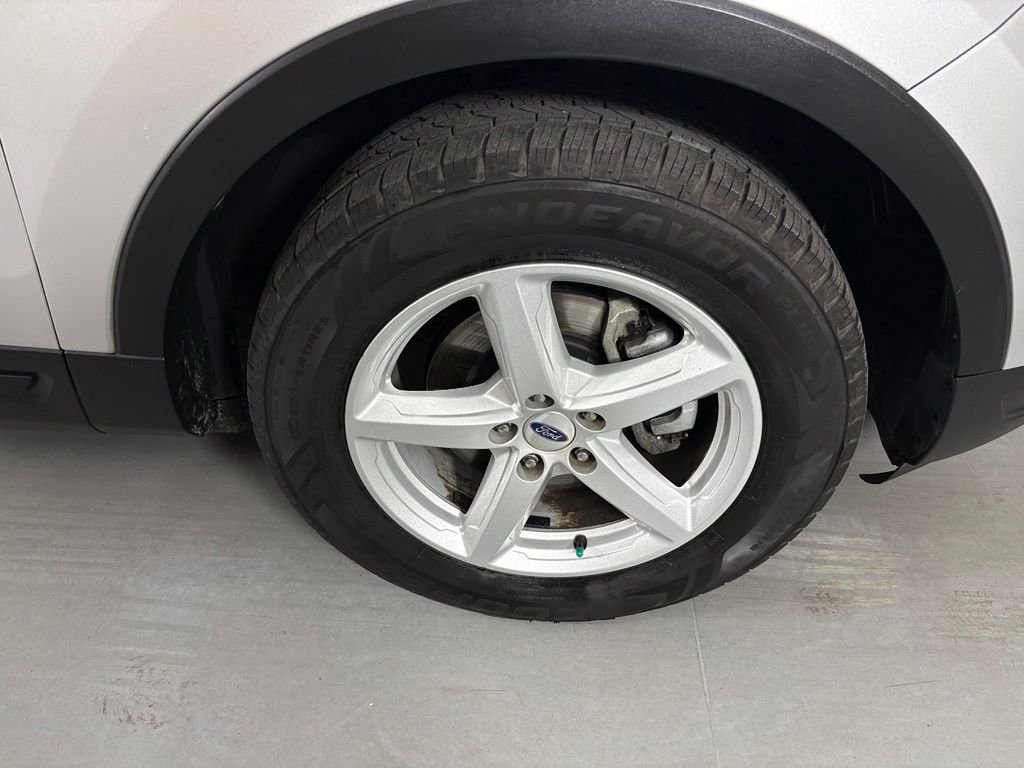 Used 2018 Silver Ford Base image 11